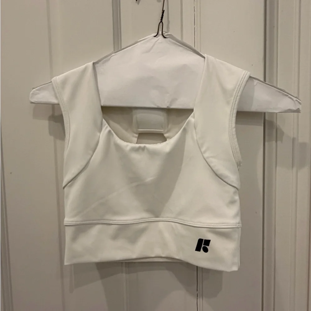 White FORME bra. Like New -
Medium. - Picture 3 of 5